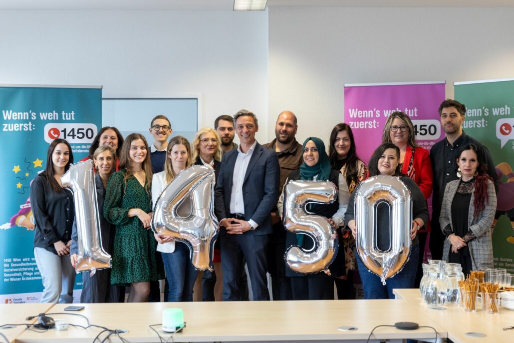 Das Team der telefonischen Gesundheitsberatung 1450 Wien feiert seinen 8. Geburtstag